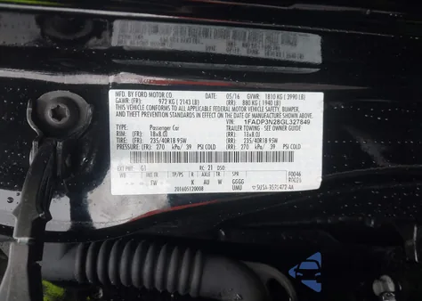 2016 Ford Focus Titanium z USA, uszkodzony, nr VIN 1FADP3N28GL327849